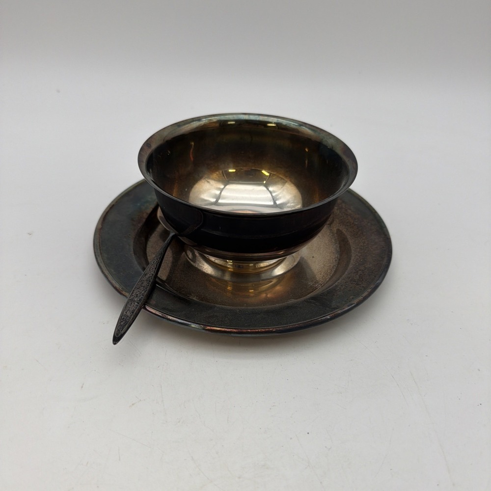 vintage Paul Revere silverplated gravy or sauce bowl